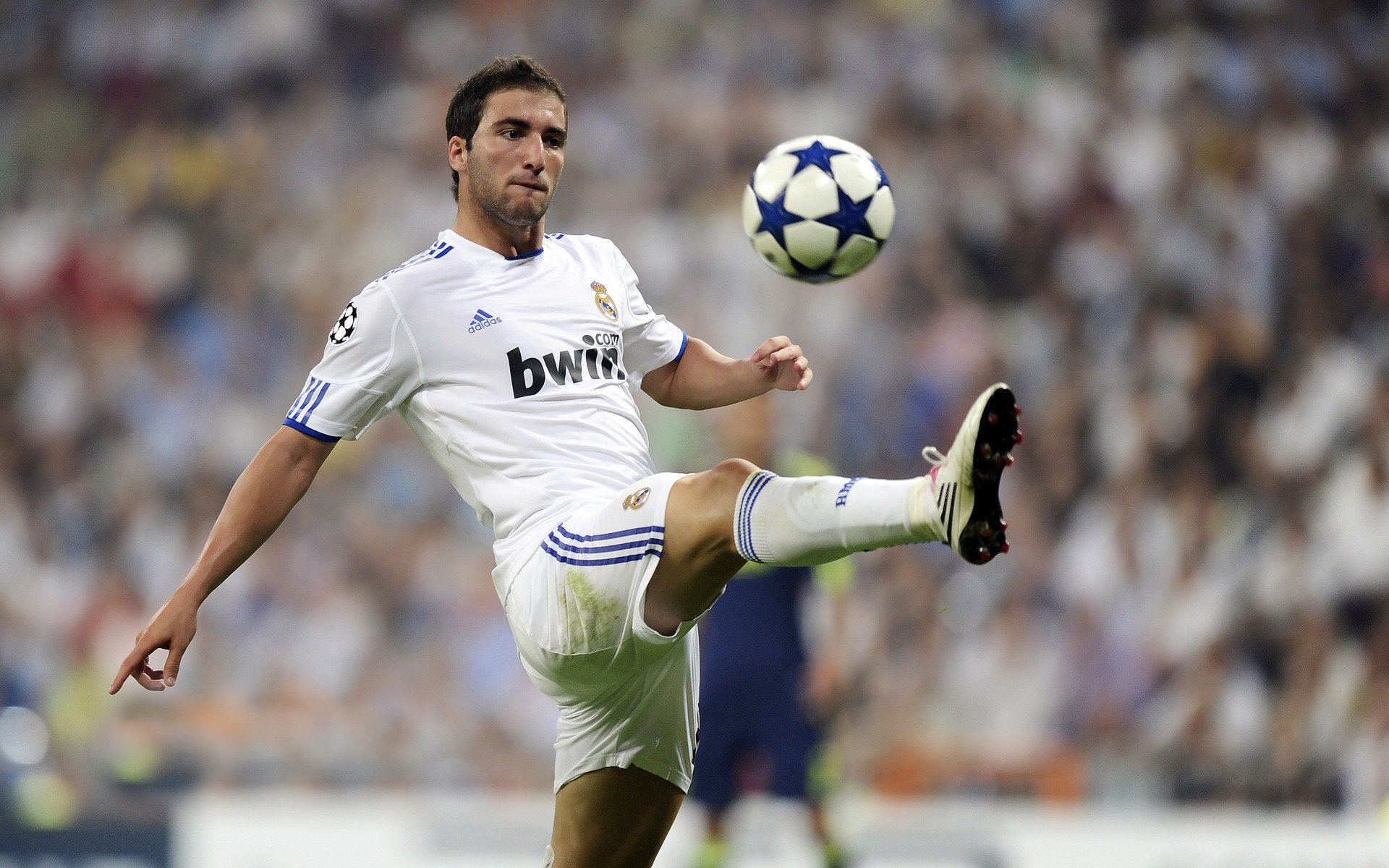 “足坛新规:VAR技术应用在中国联赛”,中国足球var技术