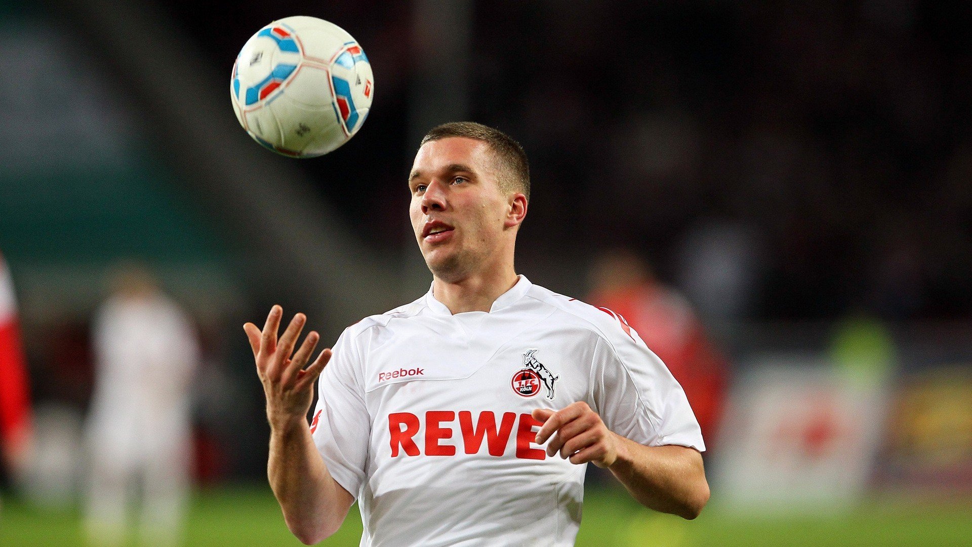 爱游戏电竞官网入口-欧洲五大联赛年度最佳进球评选开启，C罗入围，欧洲五大联赛进球纪录